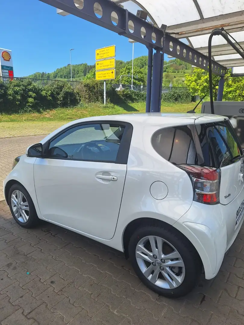 Toyota iQ IQ 1.33 Multidrive S Weiß - 1