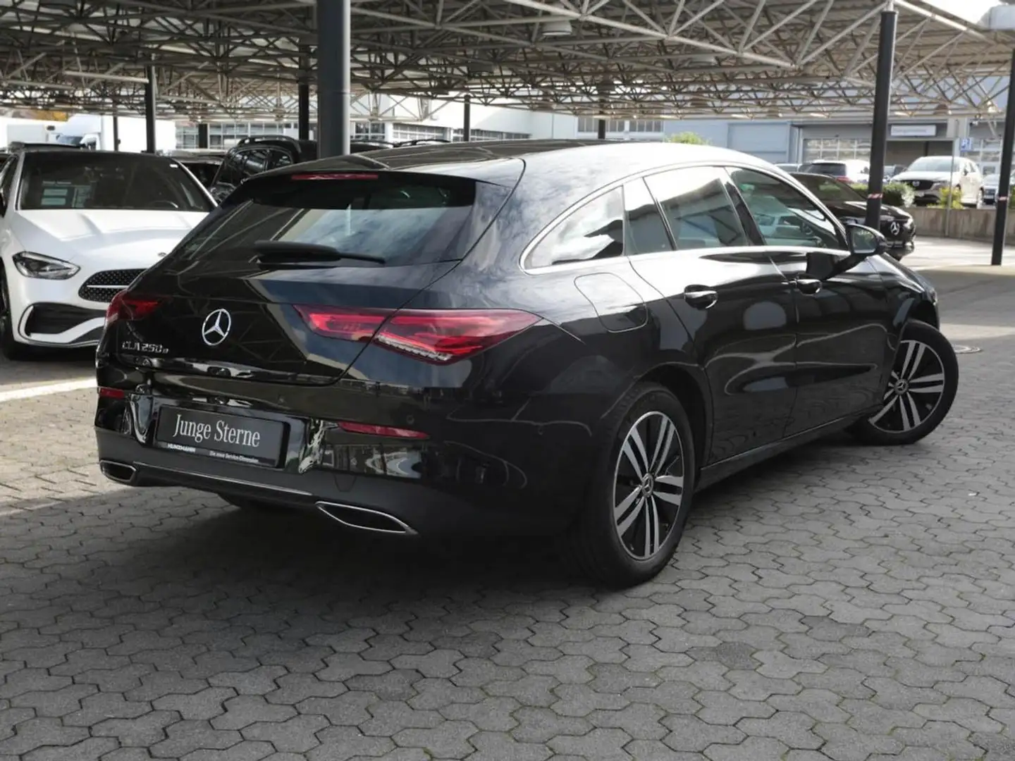 Mercedes-Benz CLA 250 e SB Progressive Panorama Kamera Schwarz - 2