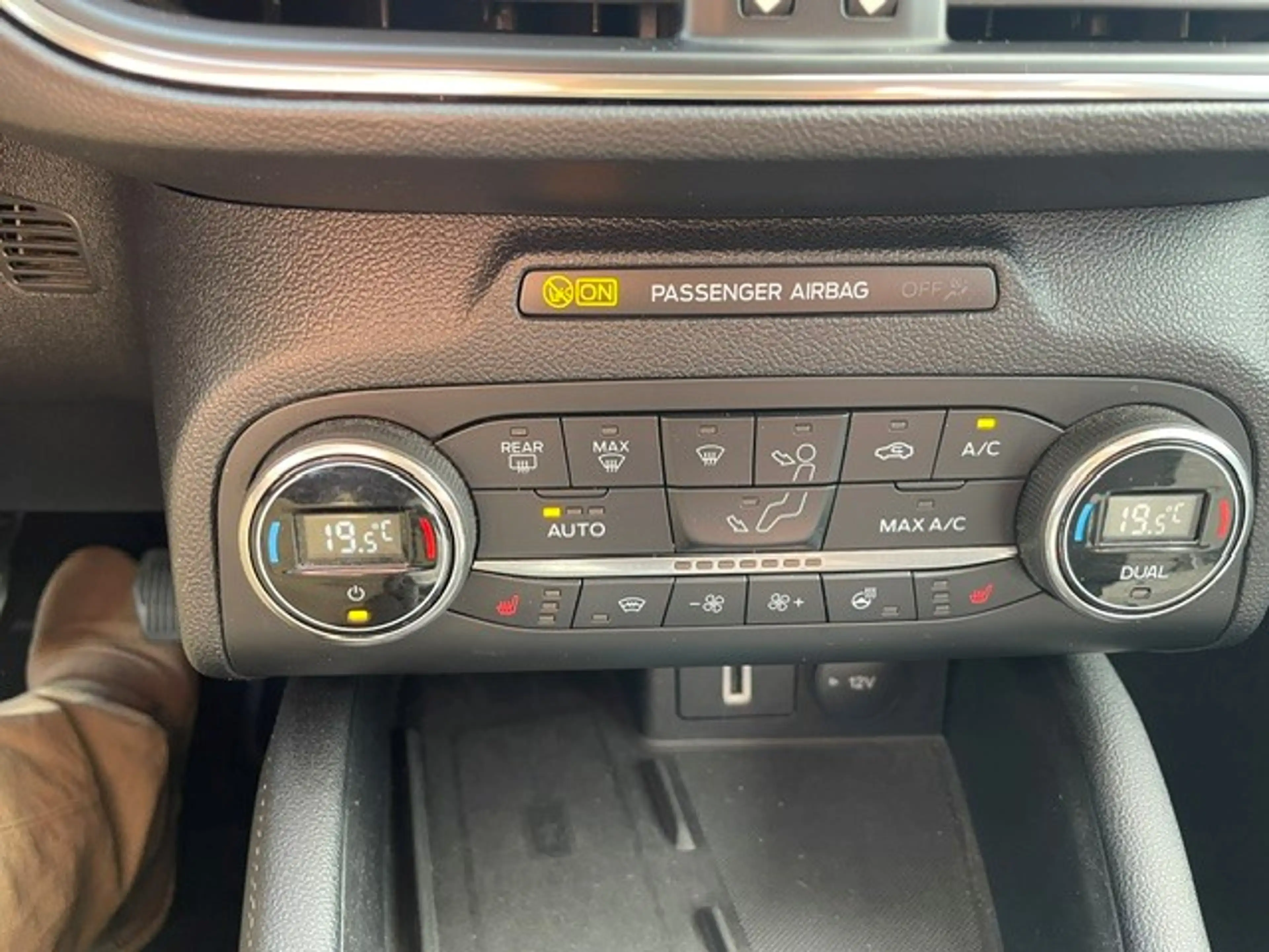 Ford Focus 1.0 EcoBoost Hybrid Active X Business — photo 7