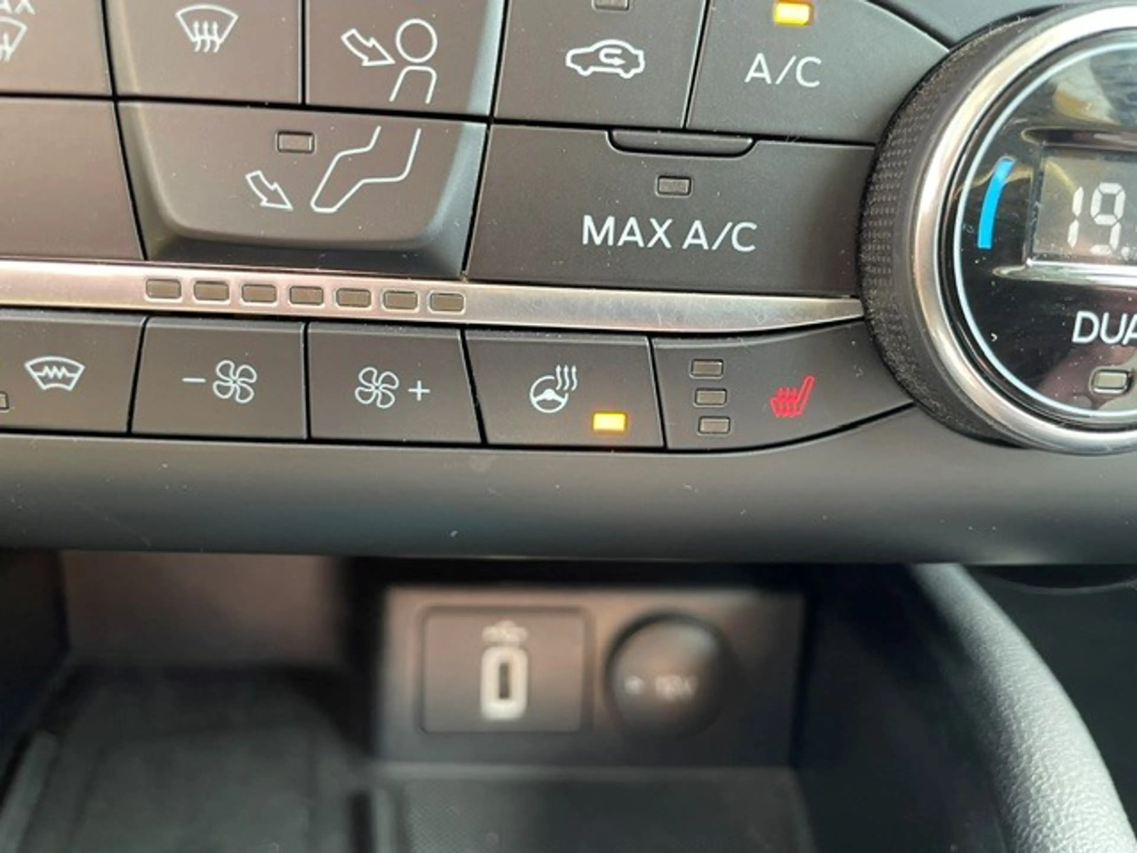 Ford Focus 1.0 EcoBoost Hybrid Active X Business — photo 9
