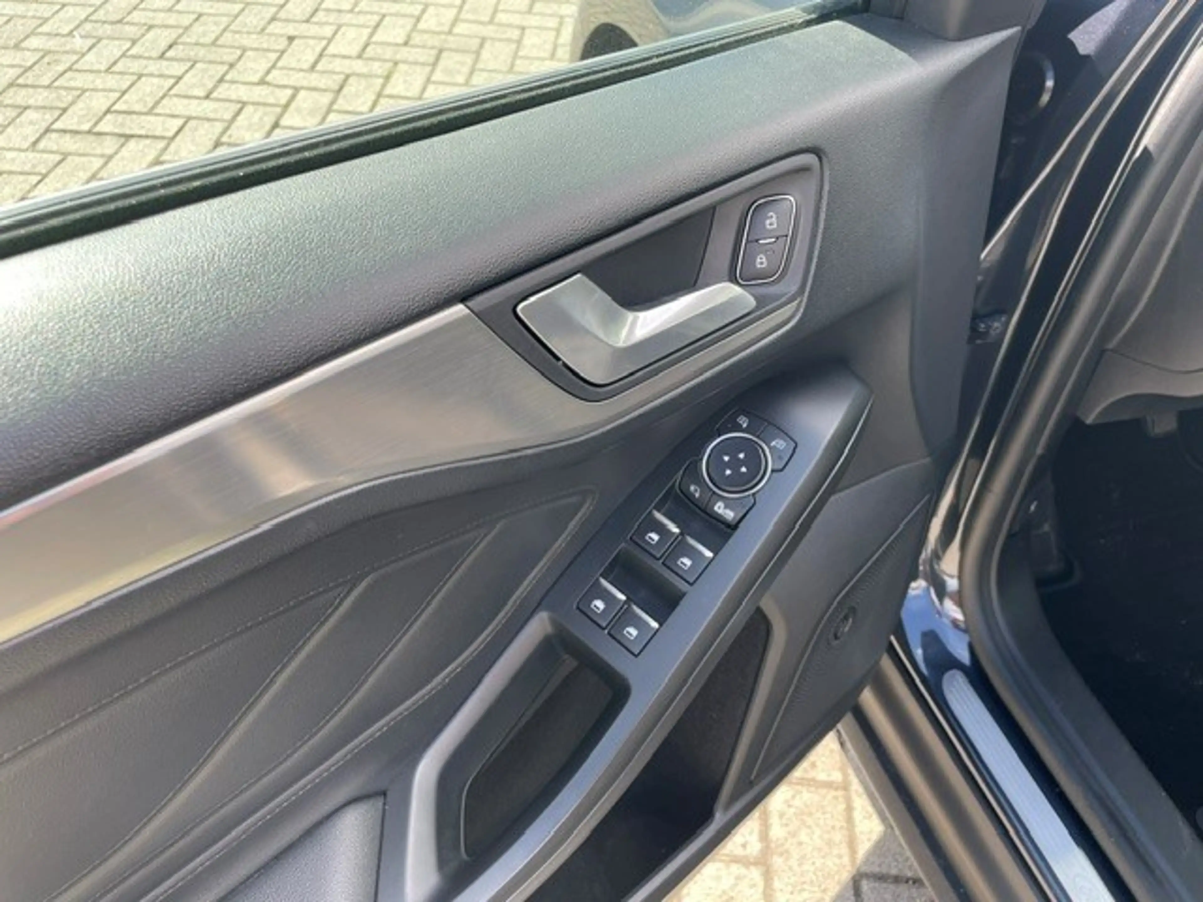 Ford Focus 1.0 EcoBoost Hybrid Active X Business — photo 4