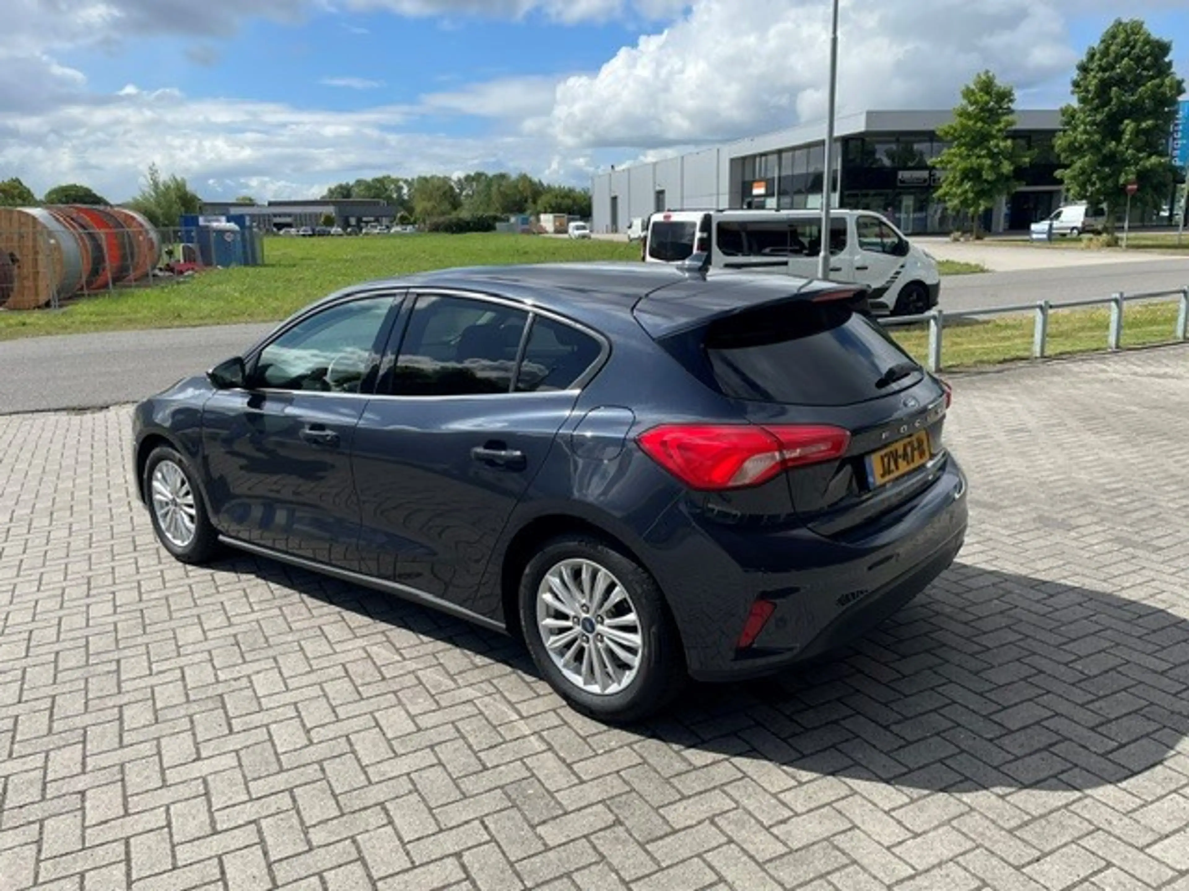 Ford Focus 1.0 EcoBoost Hybrid Active X Business — photo 14