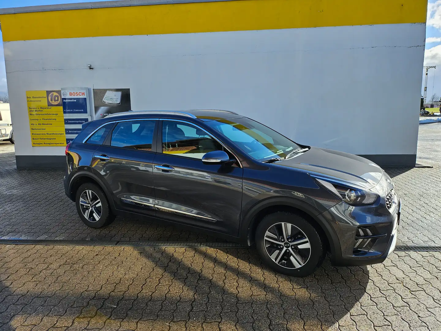 Kia Niro Vision Plug-in Hybrid Grey - 1