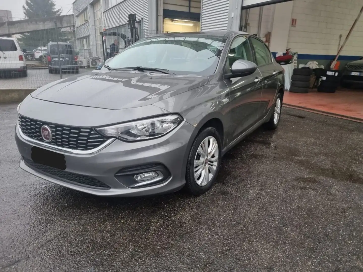 Fiat Tipo 1.4 5 porte Lounge Gris - 2