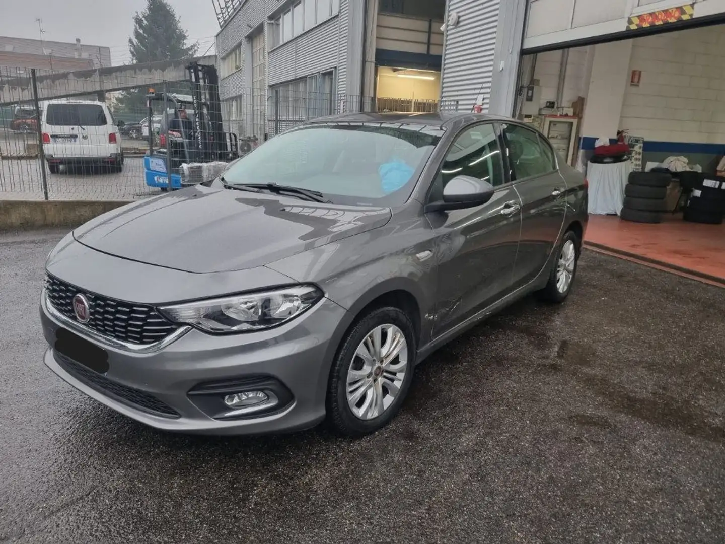 Fiat Tipo 1.4 5 porte Lounge Gris - 1