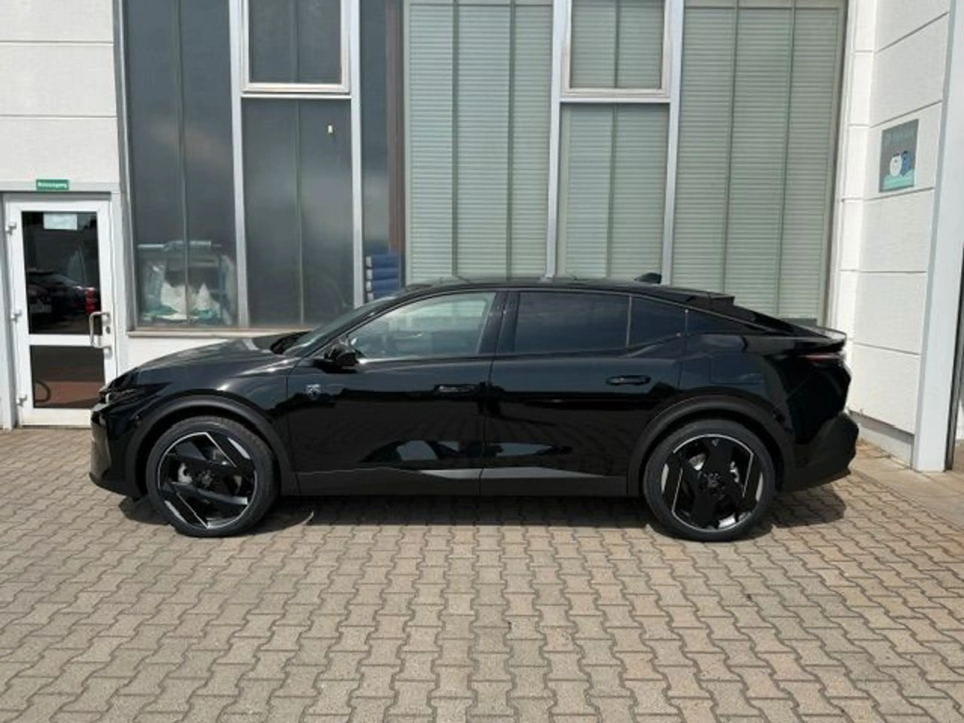 Peugeot 408 Plug-In Hybrid 240 e-DSC7 GT Exclusive (F) — photo 2