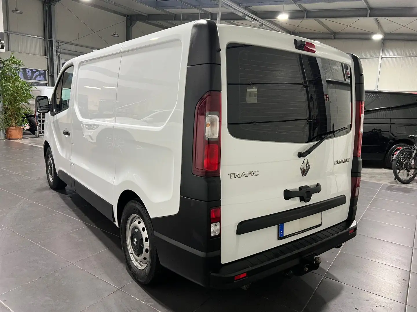 Renault Trafic 2.0 dCi Kasten L1H1 *Navi*Kamera*AHK* Weiß - 2