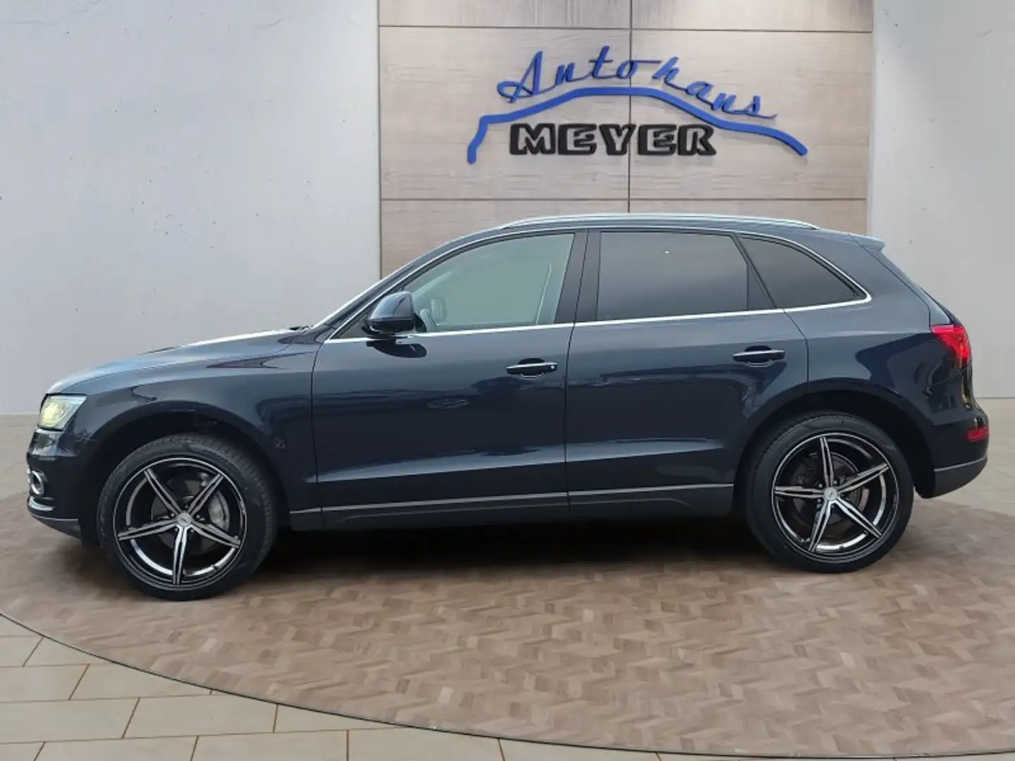 Audi Q5 2.0TDI Quattro AHK/Pano/8*Alu/Navi/Kamera Blau - 2