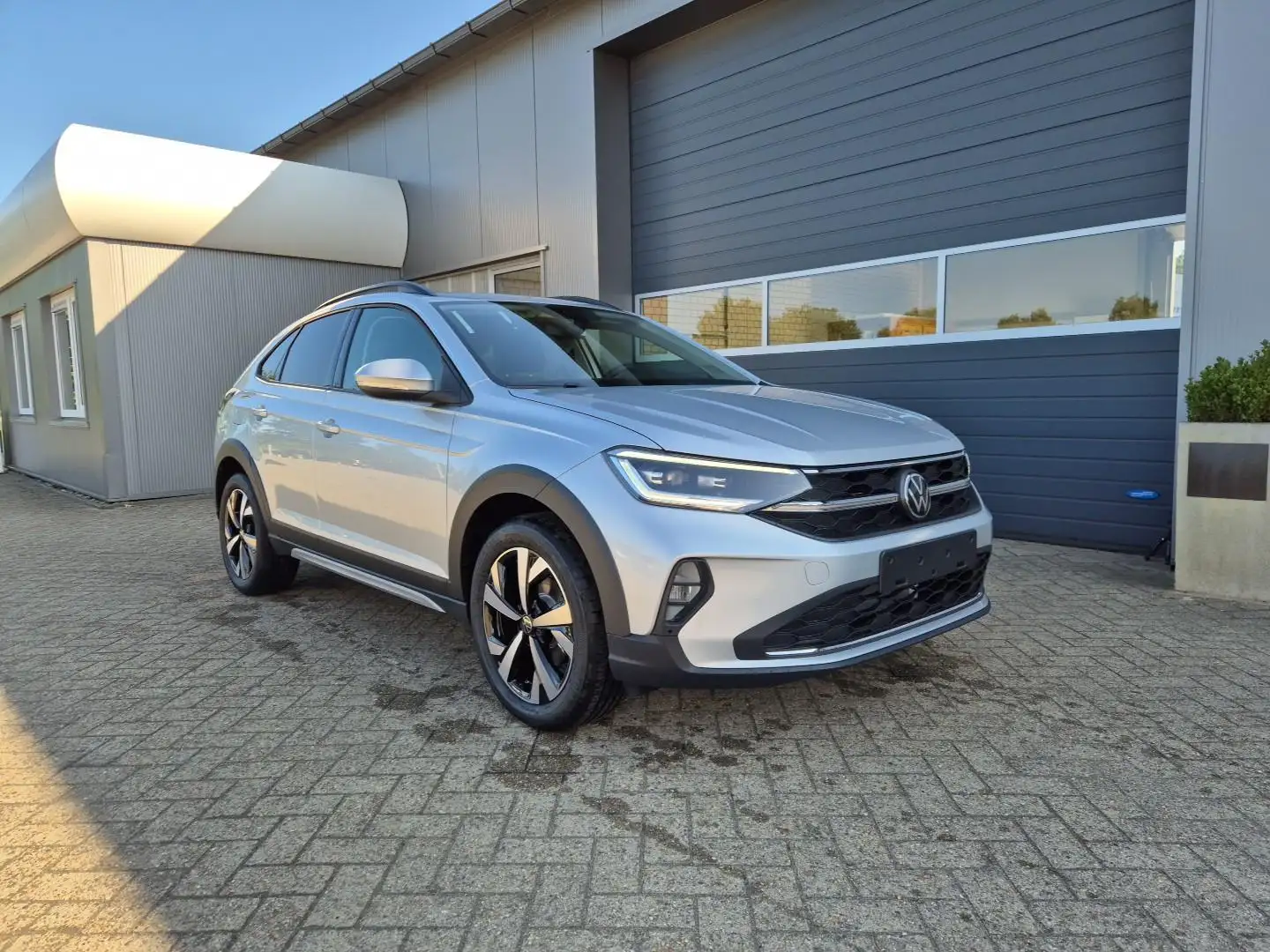 Volkswagen Taigo 1.0 TSI 116PS DSG Life LED-Matrix-Scheinwerfer ... Argent - 2