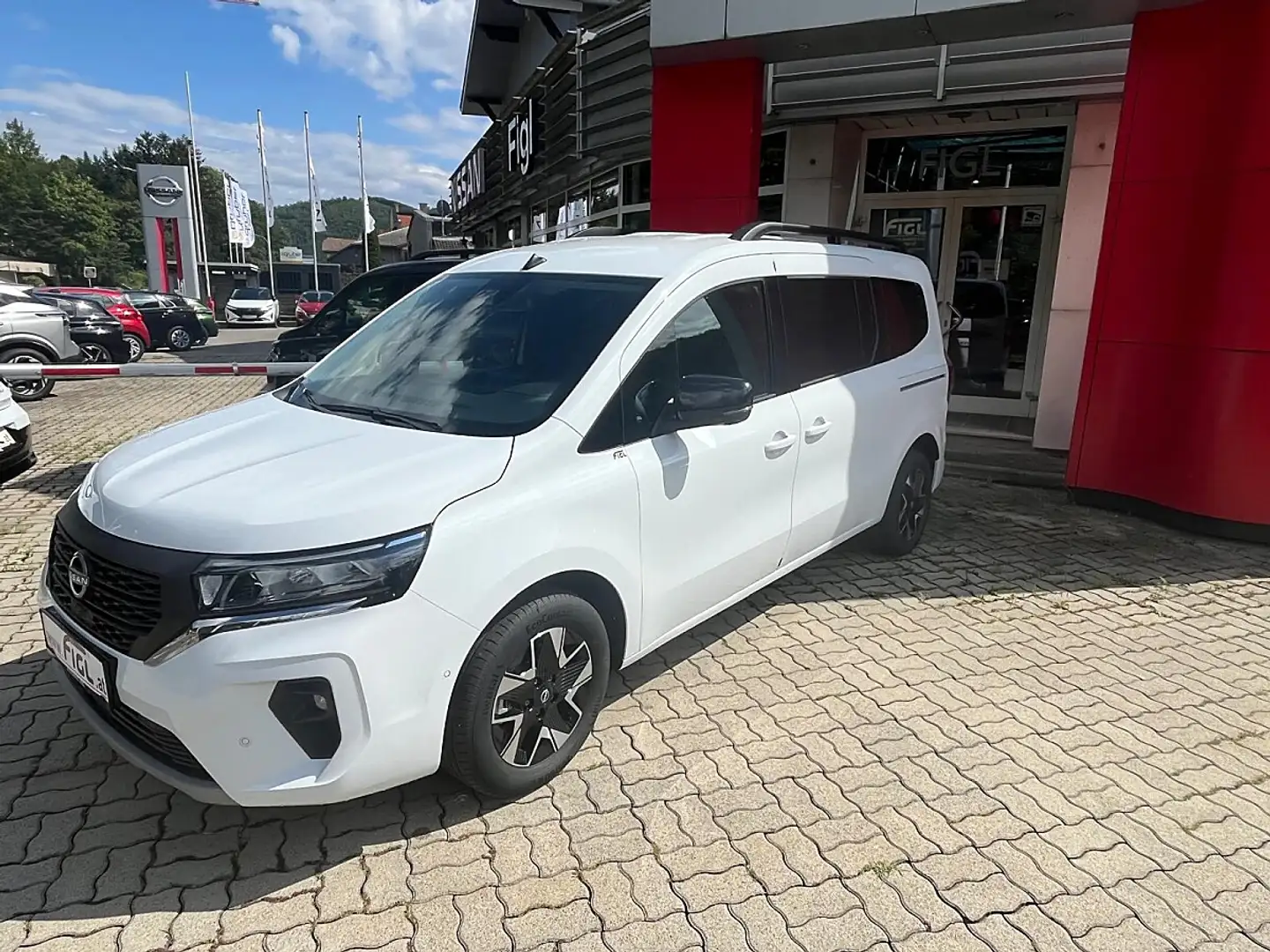Nissan Townstar L2 DIG-T 130 7stz. Tekna Evalia 7DCT Weiß - 2