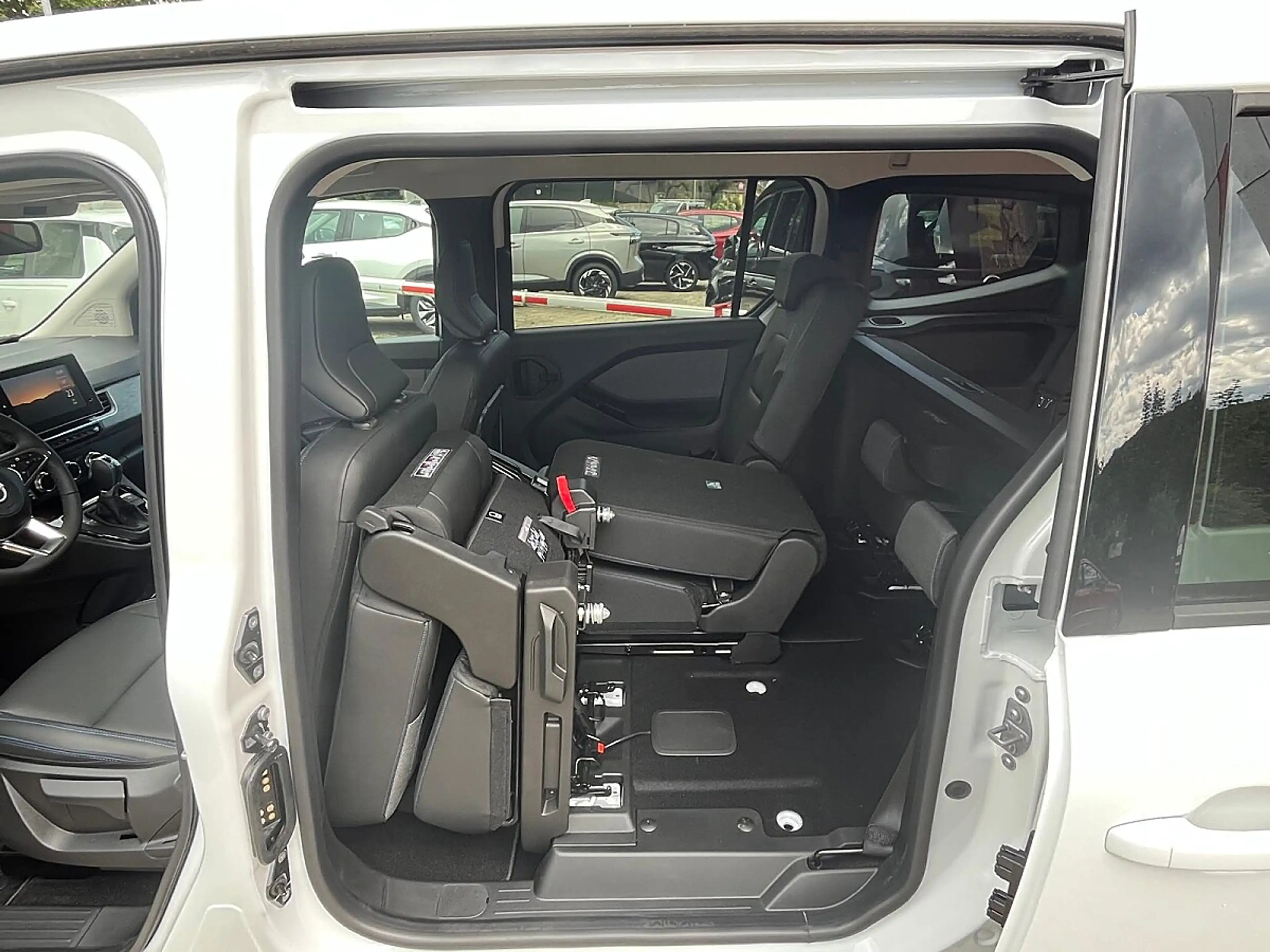Nissan Townstar L2 DIG-T 130 7stz. Tekna Evalia 7DCT — photo 6