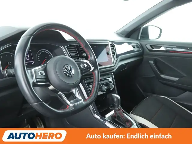 Volkswagen T-Roc view 11