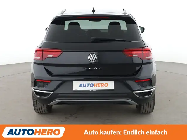 Volkswagen T-Roc view 5