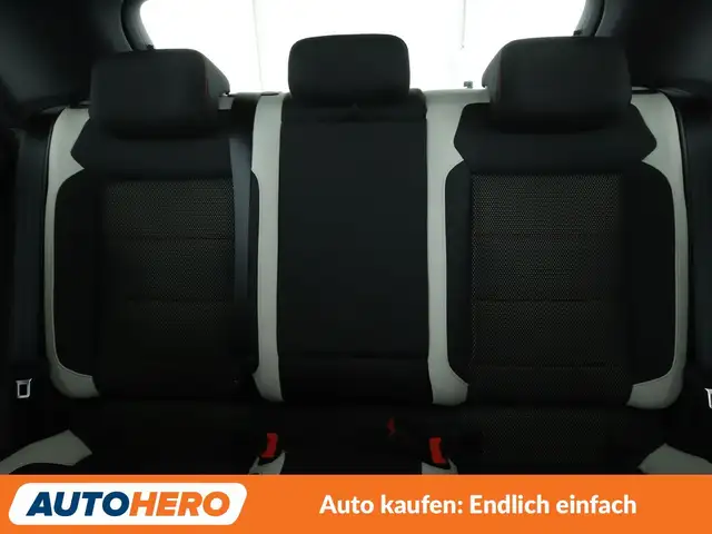 Volkswagen T-Roc view 15