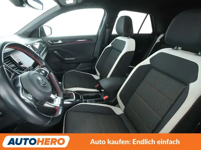 Volkswagen T-Roc view 10
