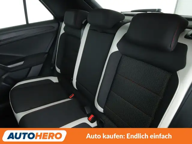 Volkswagen T-Roc view 14