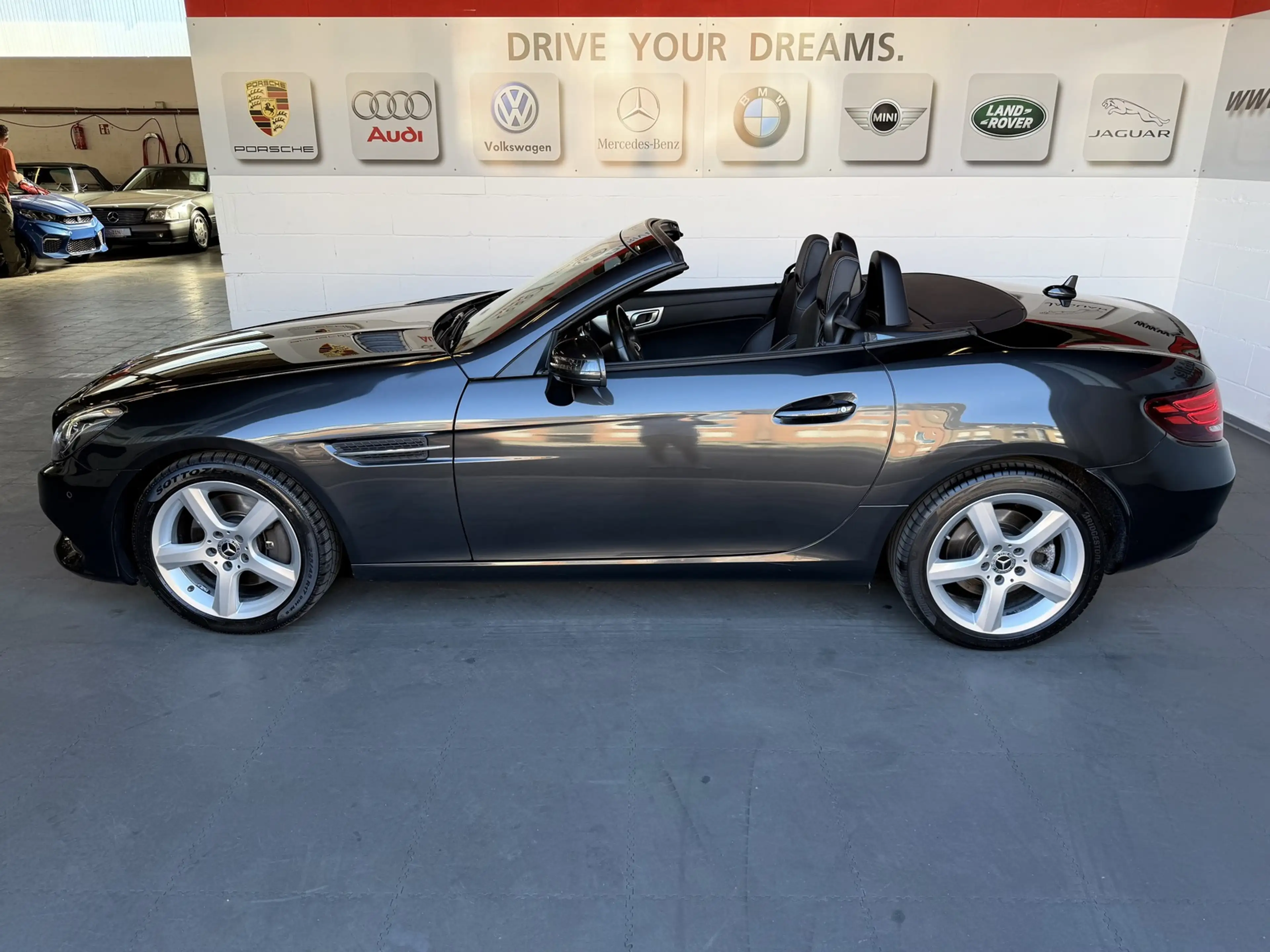 Mercedes-Benz SLC 200 2.Hand*Leder*Airscraf*LED*HU+Service neu ********* — photo 2