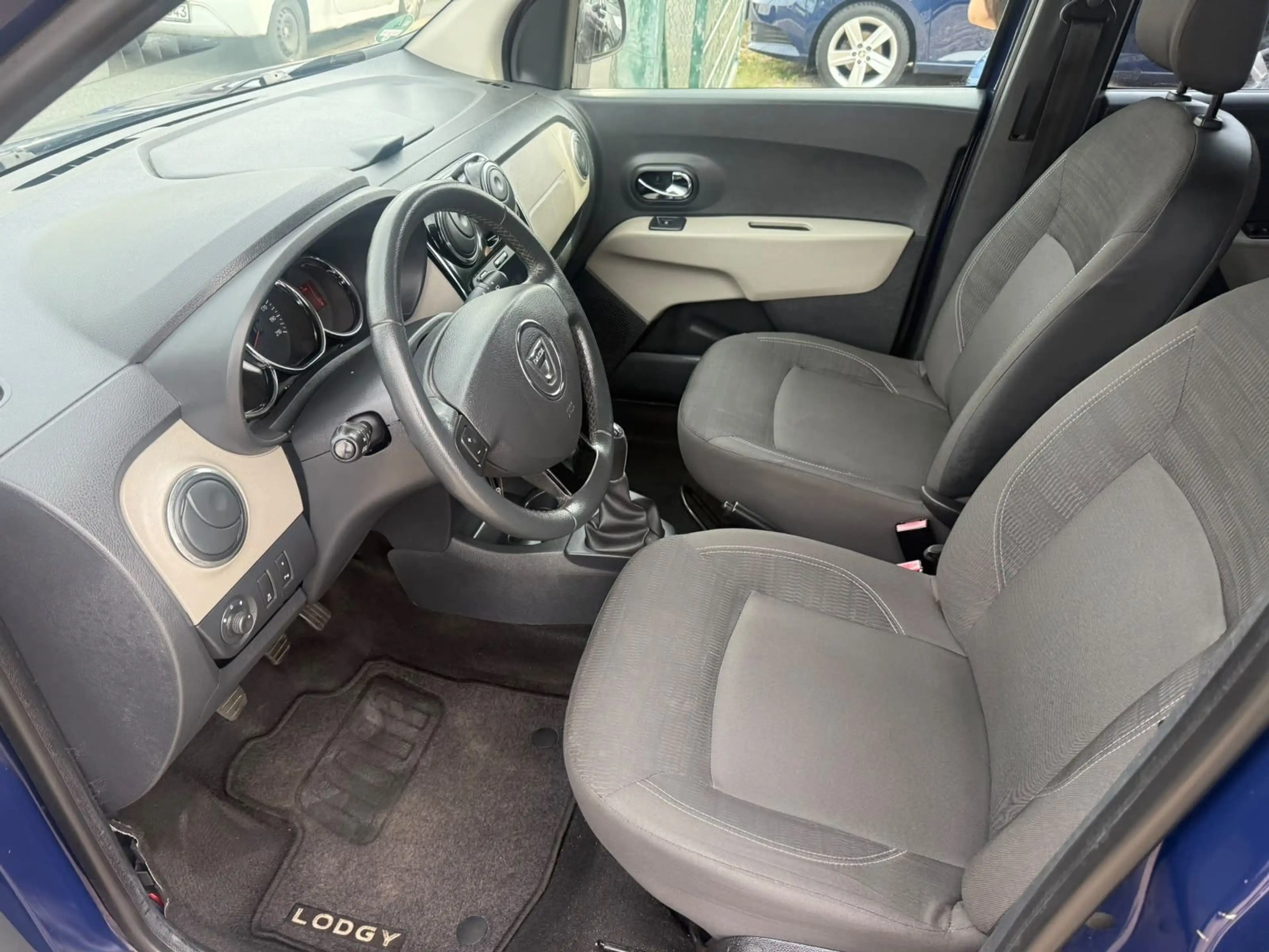 Dacia Lodgy Prestige*TÜV NEU* — photo 8