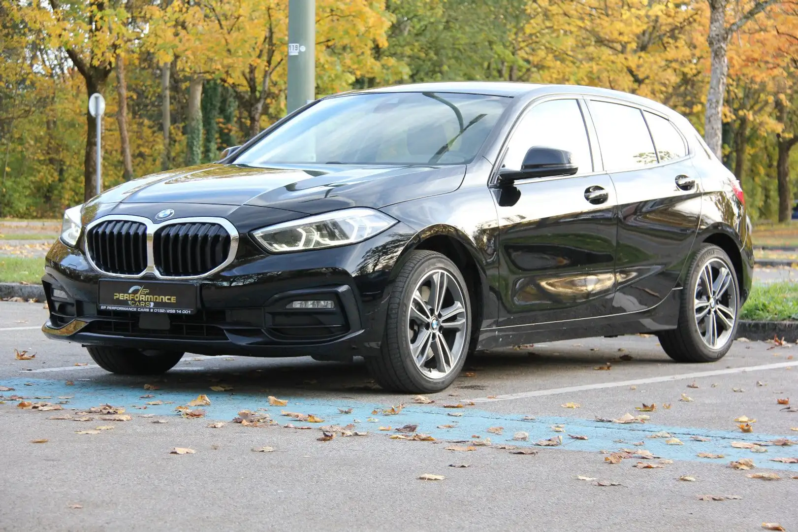 BMW 120 d xDrive Sport Line LED NAVI PDC M-Lenkrad Schwarz - 2