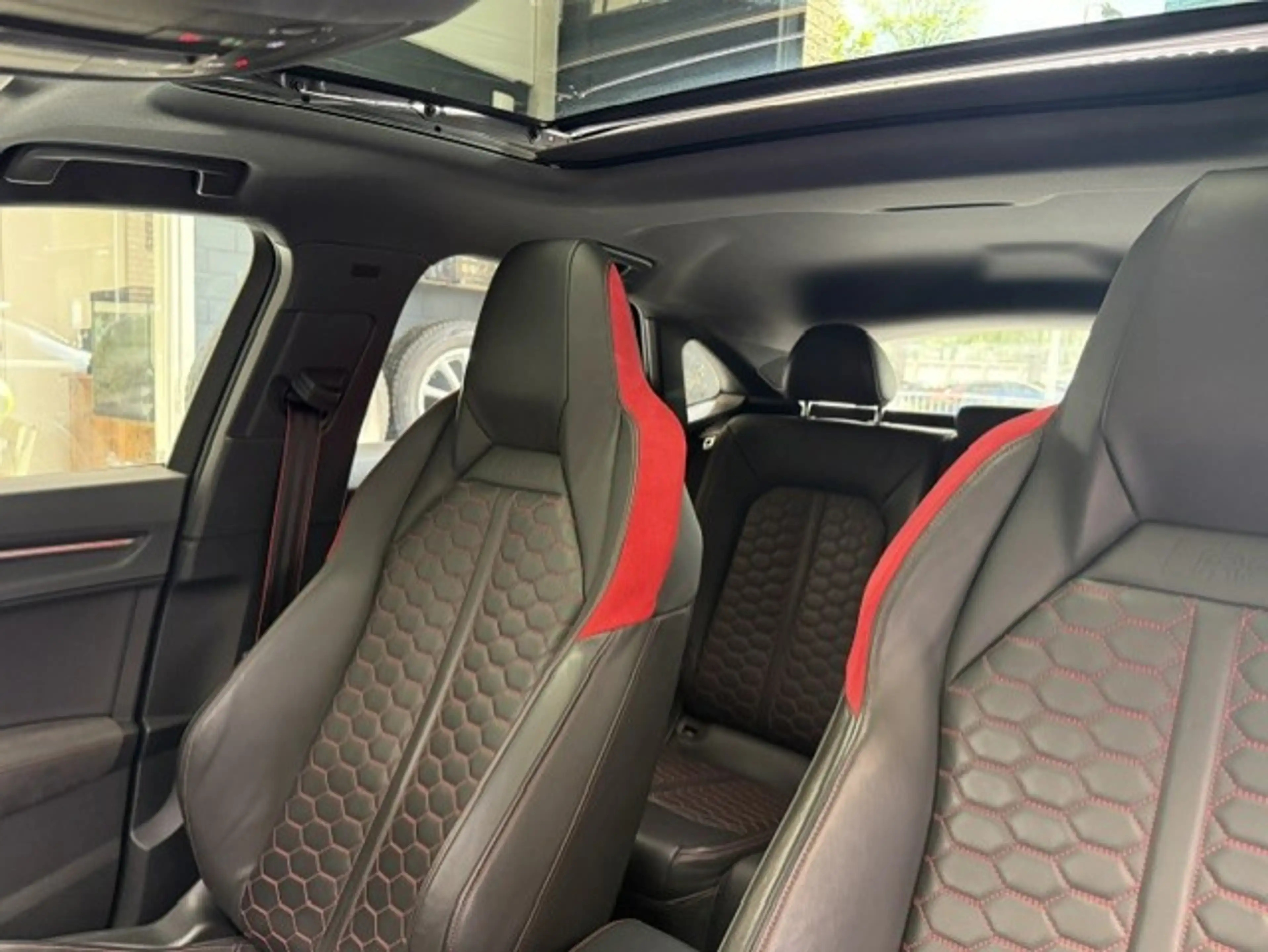 Audi RS Q3 Sportback Quattro PANO/RS SEAT/B&O — photo 12