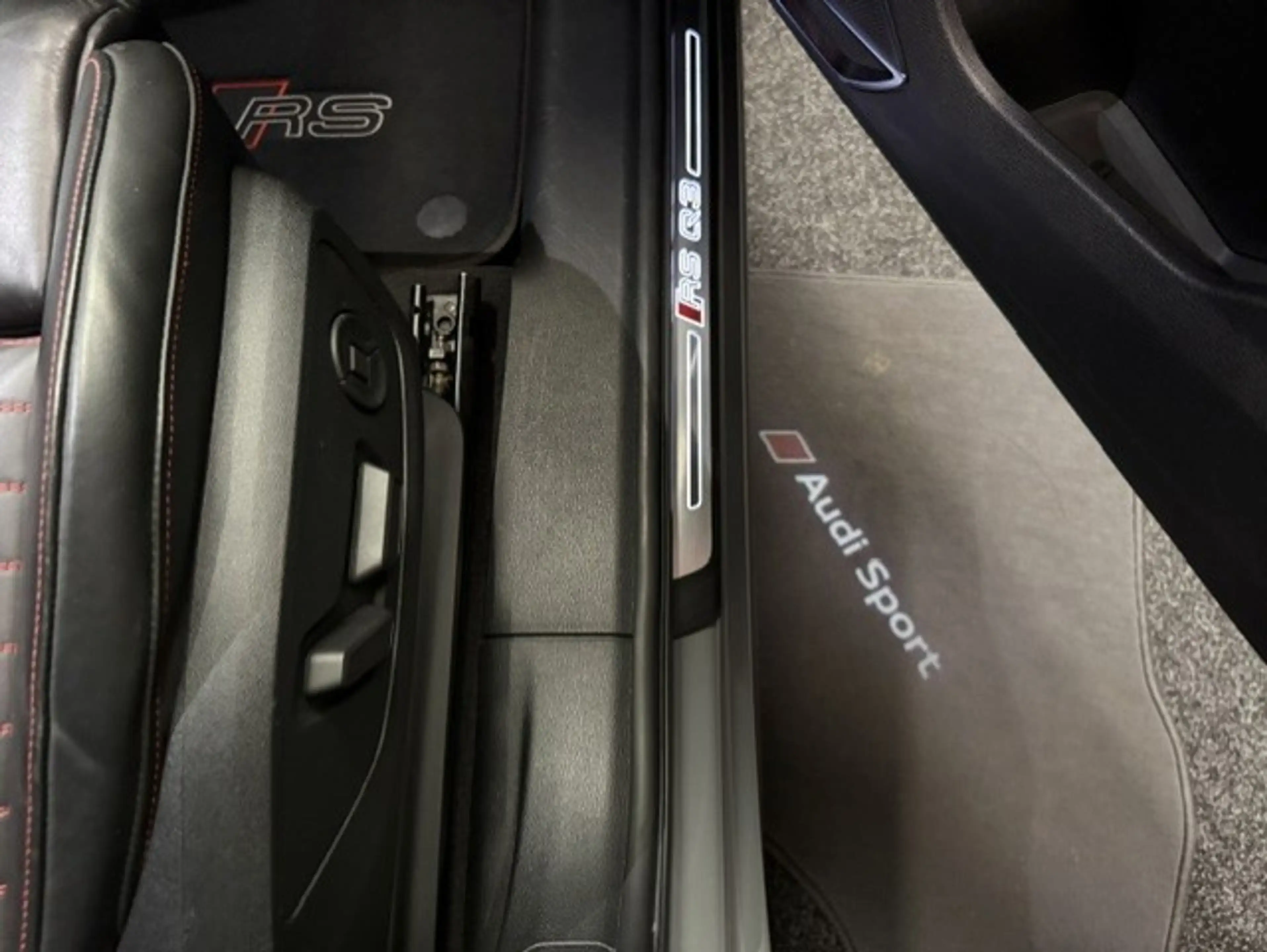 Audi RS Q3 Sportback Quattro PANO/RS SEAT/B&O — photo 22
