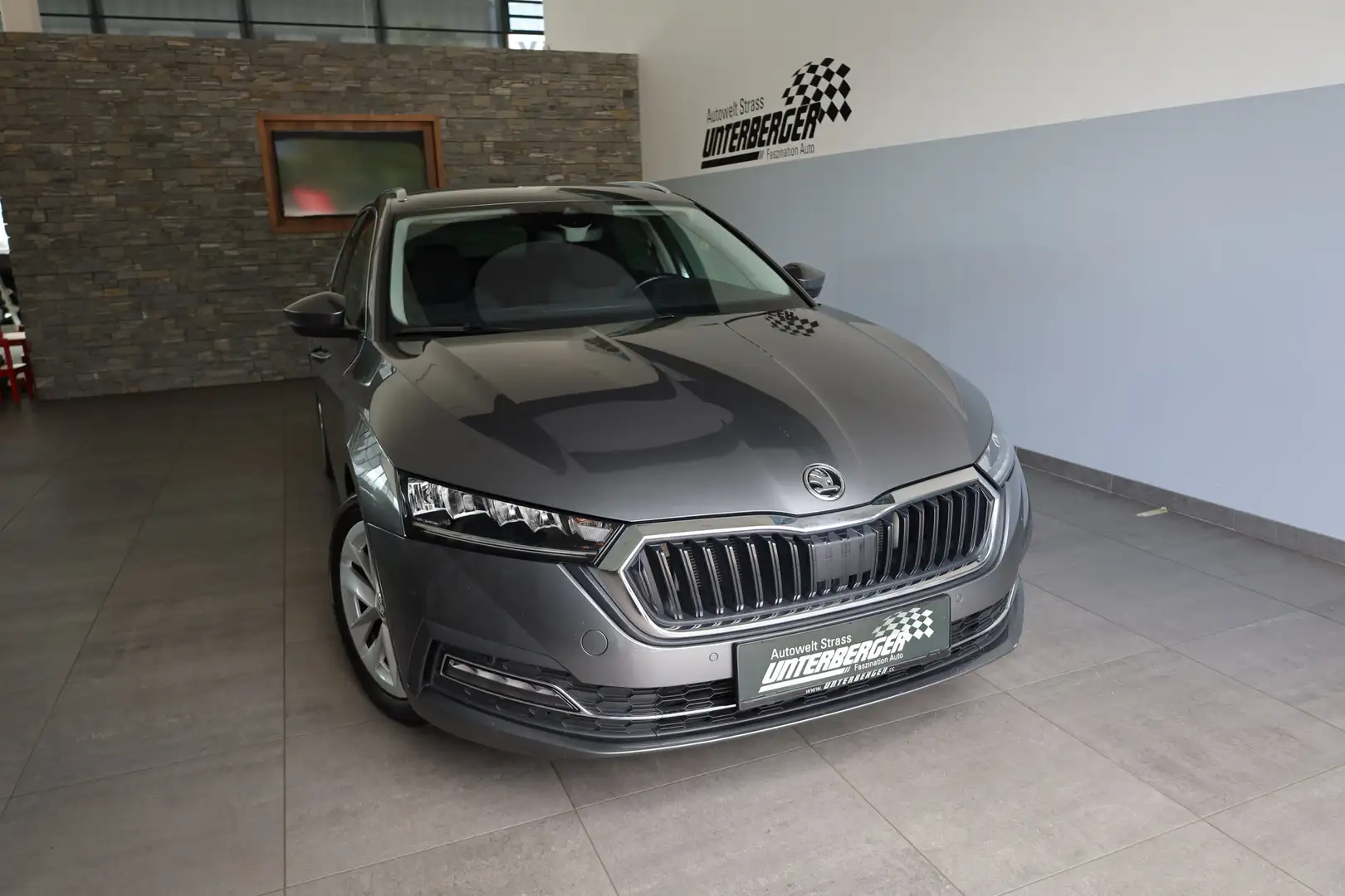 Skoda Octavia Kombi 4x4 Style DSG 2,0 TDI DAB Grau - 2