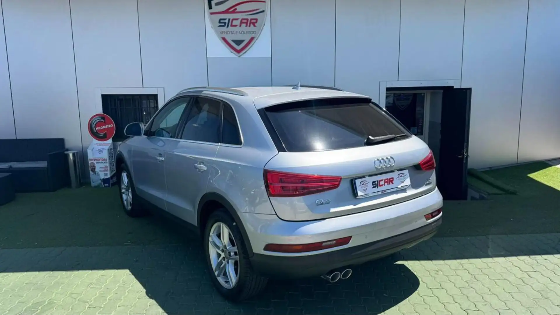 Audi Q3 2.0 TDI 150 CV quattro Sport Grigio - 2