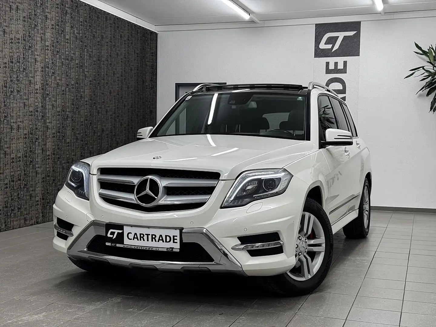 Mercedes-Benz GLK 350 4MATIC BlueEfficiency A-Edition Plus Aut. AMG S... Weiß - 1