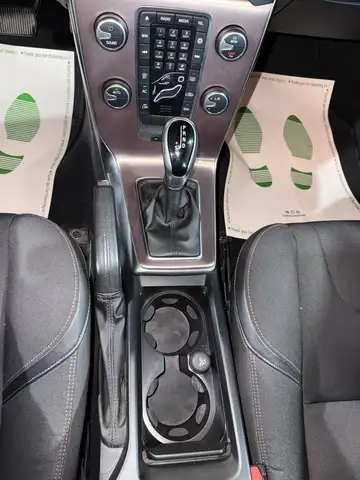 Volvo V40 Cross Country view 7