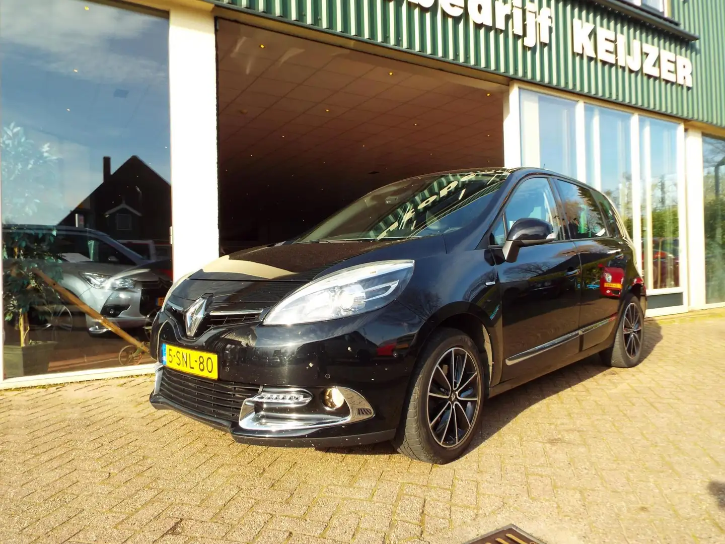 Renault Scenic 1.5 dCi Bose NAVI-LEER-TREKHAAK-CLIMA-BOVAG Zwart - 2