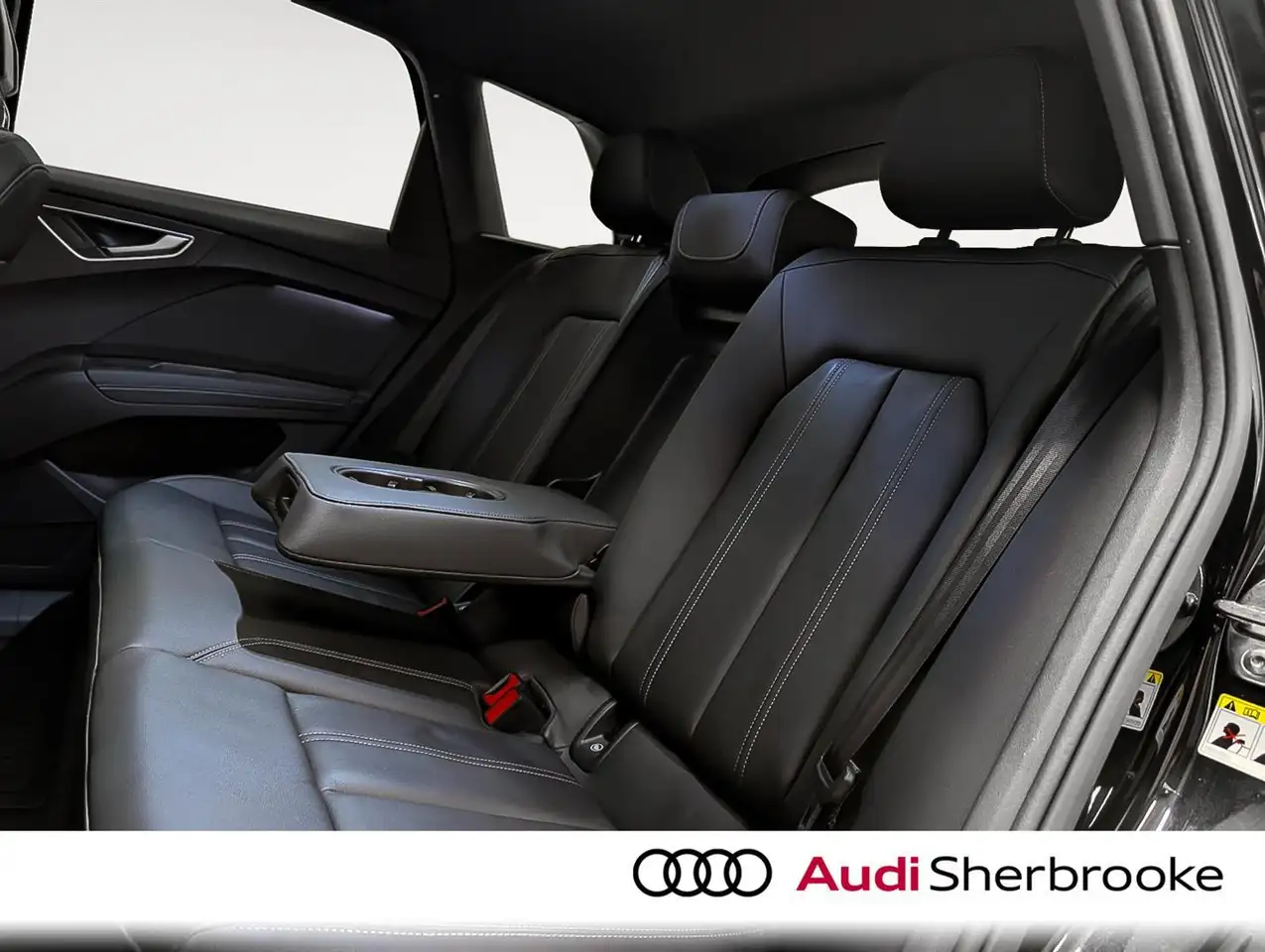 Audi Q4 e-tron снимка Audi Q4 e-tron