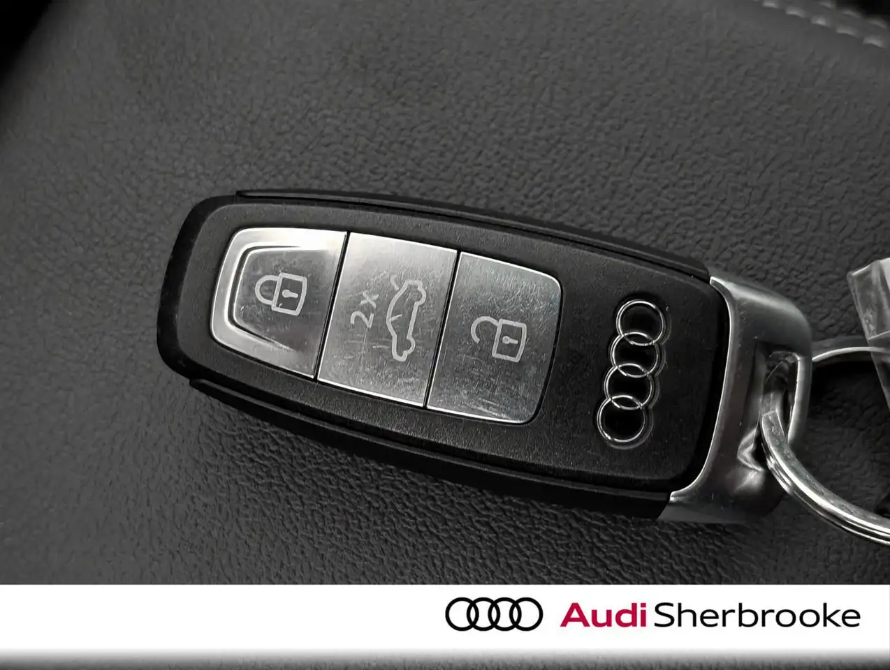 Audi Q4 e-tron снимка Audi Q4 e-tron