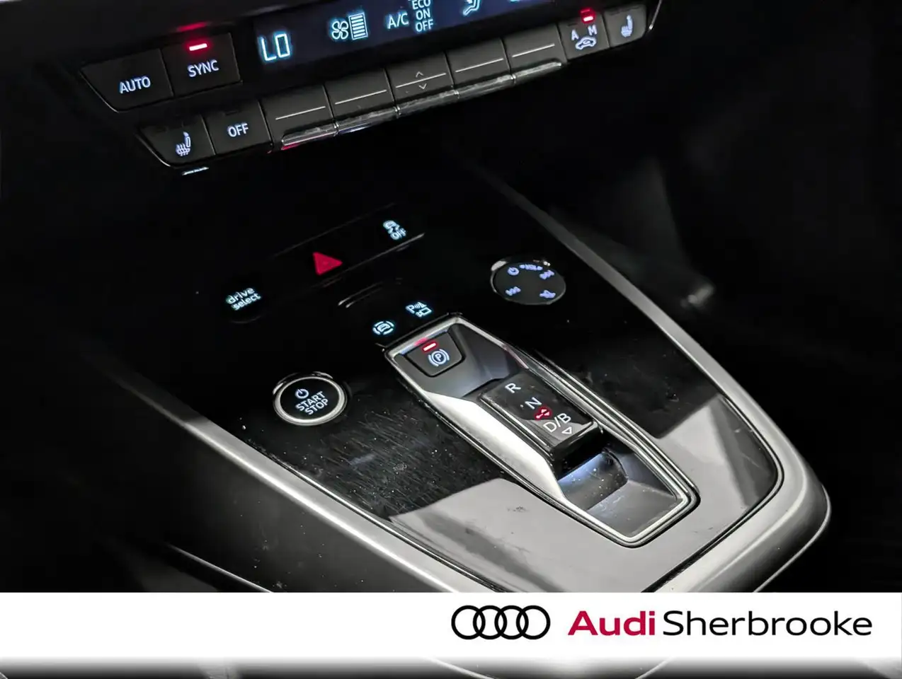 Audi Q4 e-tron снимка Audi Q4 e-tron