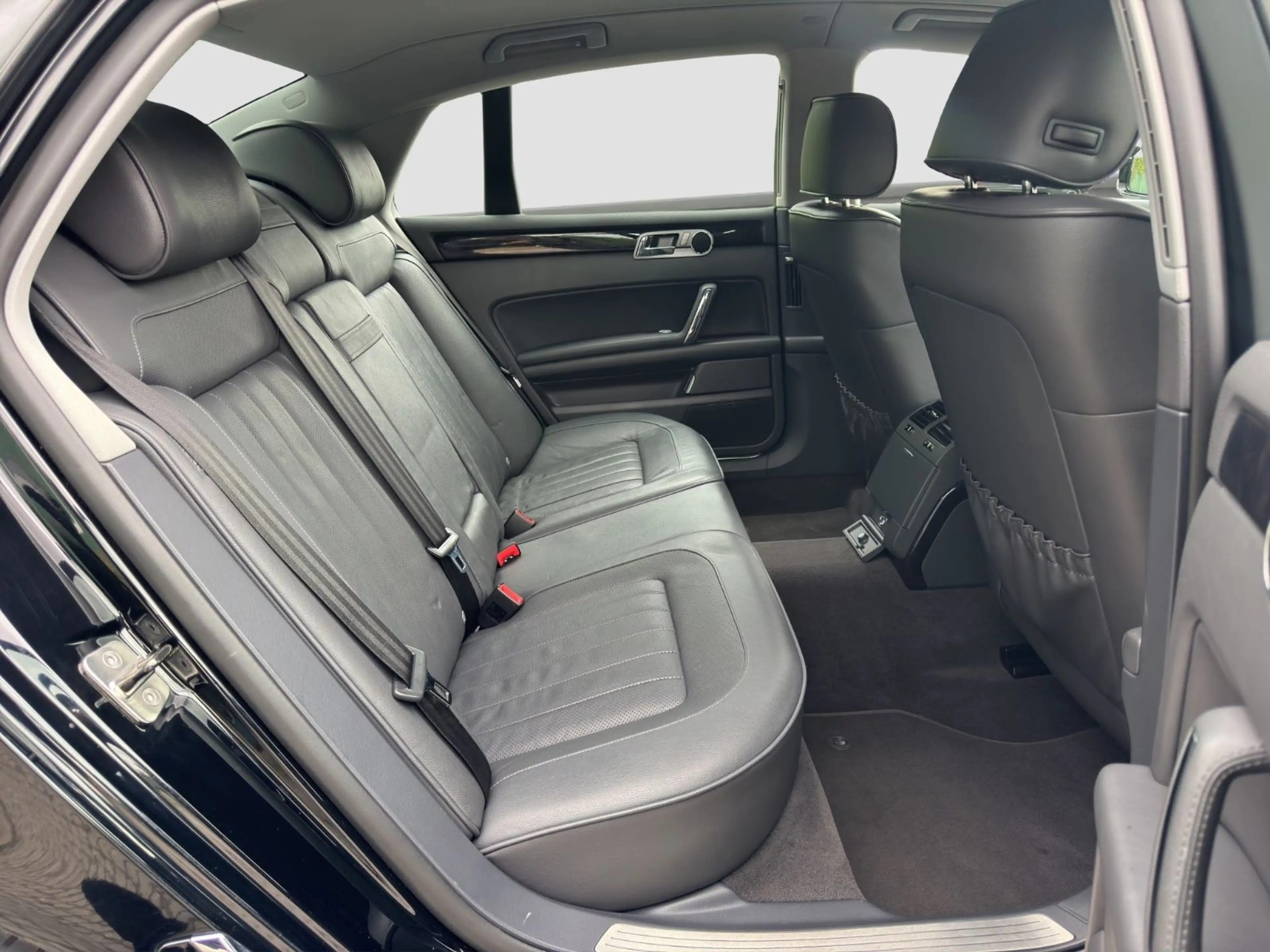 Volkswagen Phaeton V6 TDI 4Motion * 126.335 Km * — photo 24