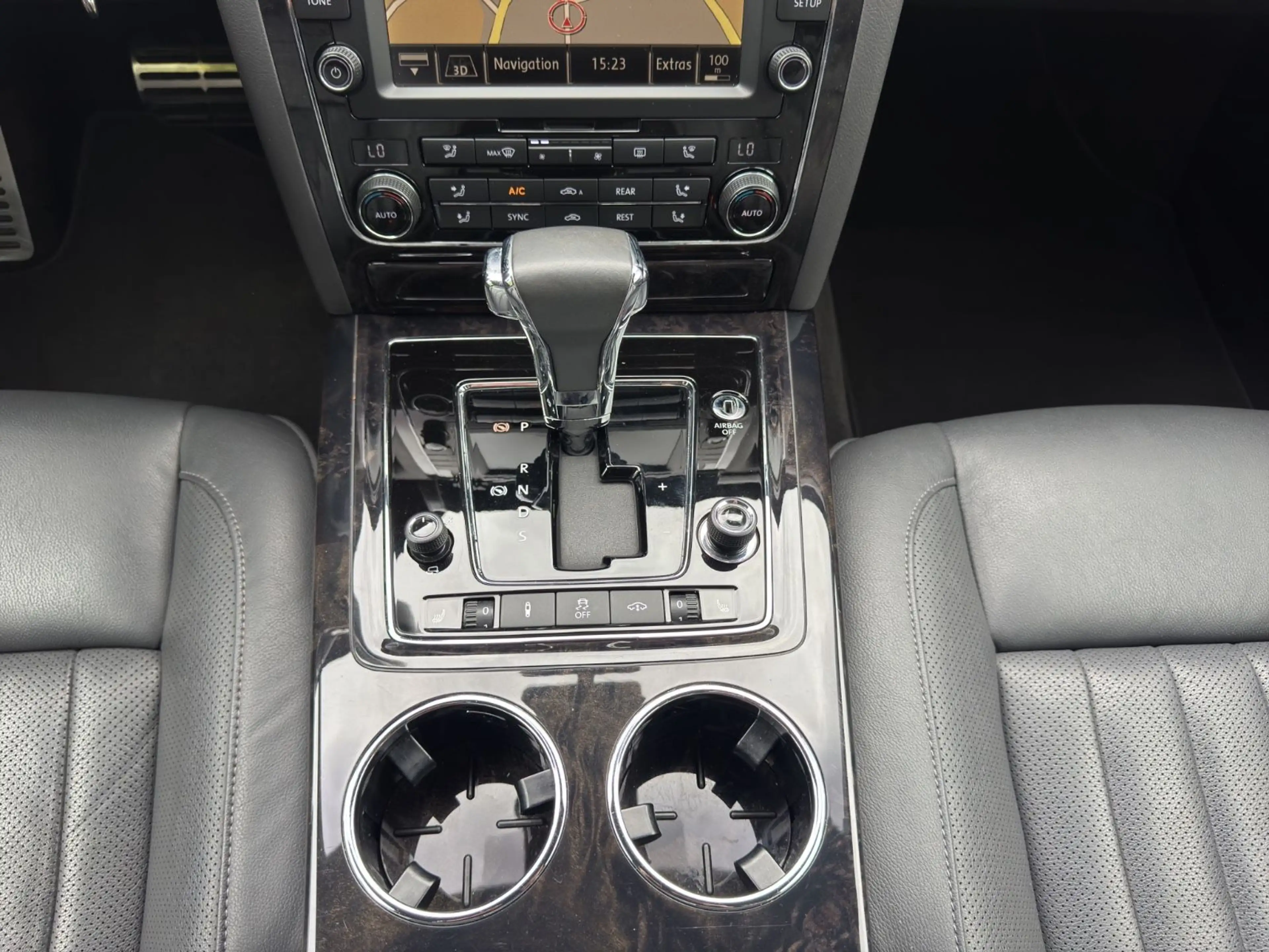 Volkswagen Phaeton V6 TDI 4Motion * 126.335 Km * — photo 19