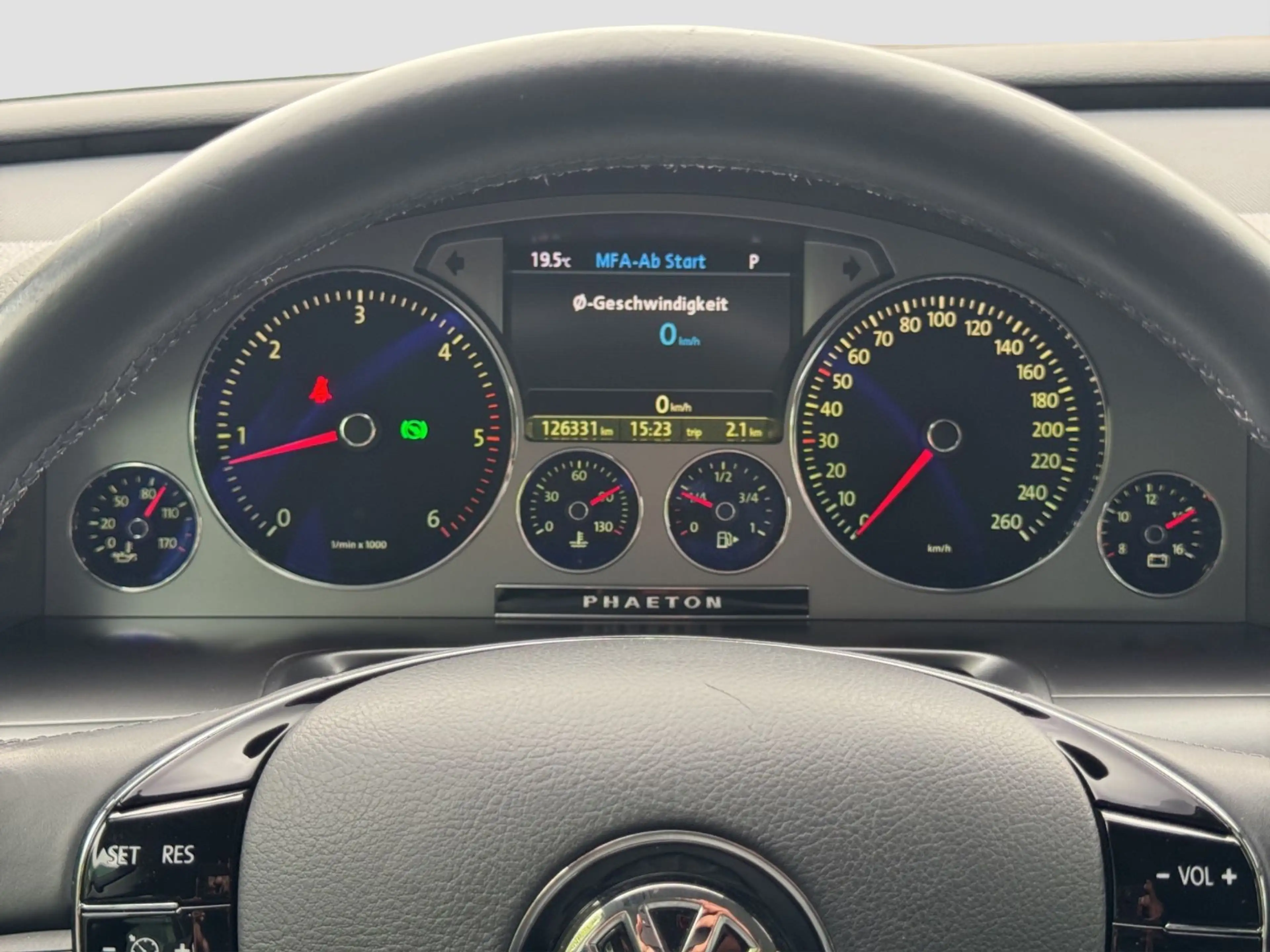 Volkswagen Phaeton V6 TDI 4Motion * 126.335 Km * — photo 16