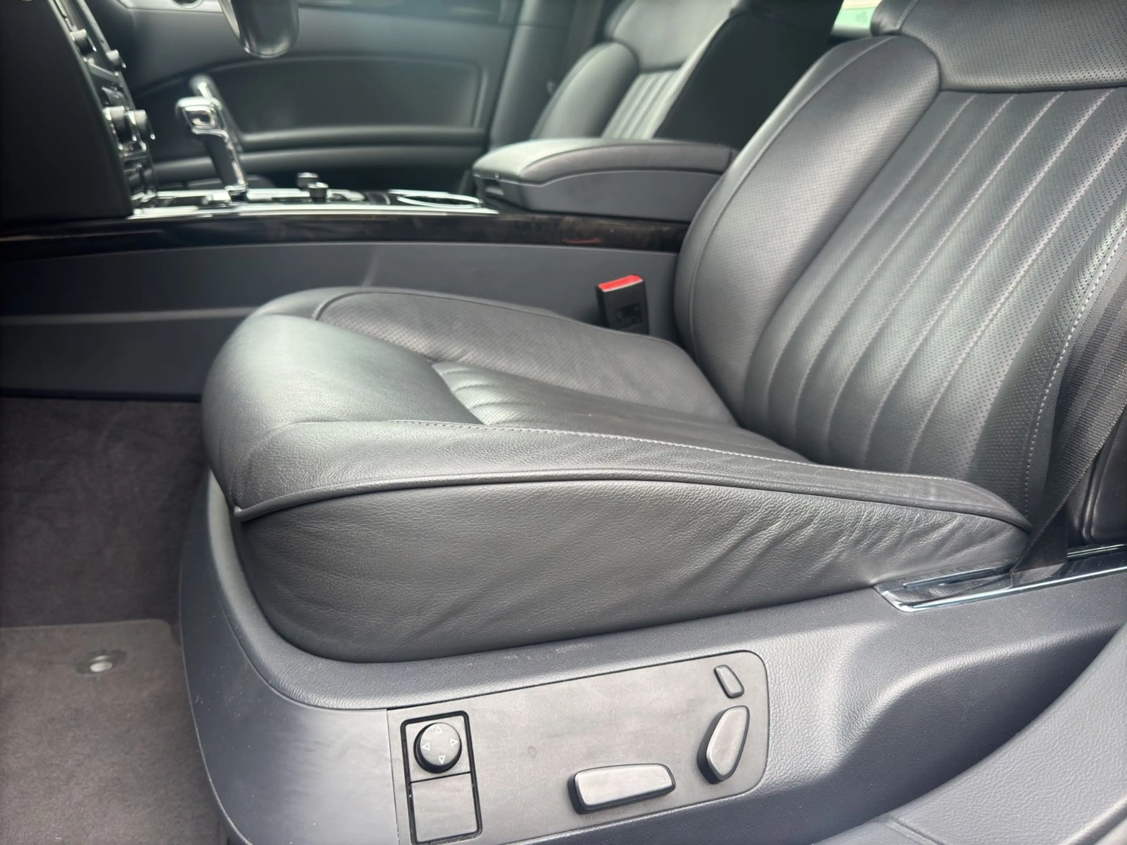 Volkswagen Phaeton V6 TDI 4Motion * 126.335 Km * — photo 12
