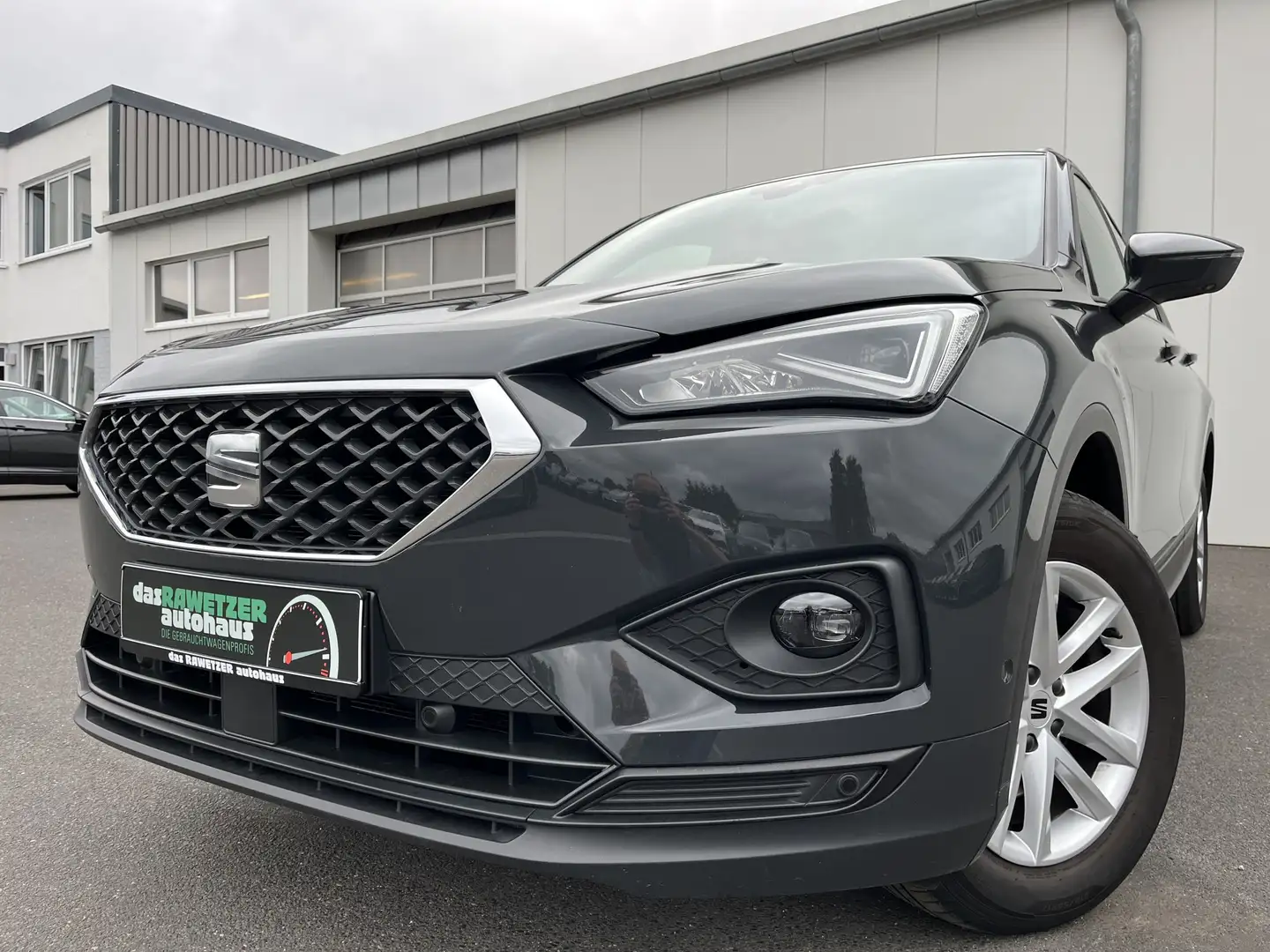 SEAT Tarraco 2.0 TDI DSG Style 169€ m. 20% Anzahlung Navi Dig Grau - 1