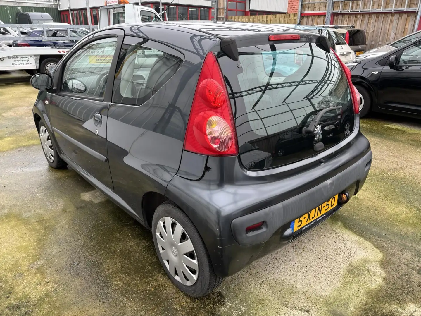Peugeot 107 1.0-12V XR Grijs - 2