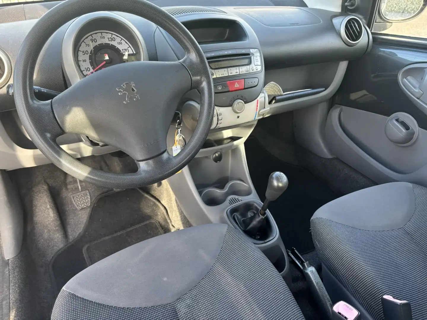 Peugeot 107 1.0-12V XR Grau - 2