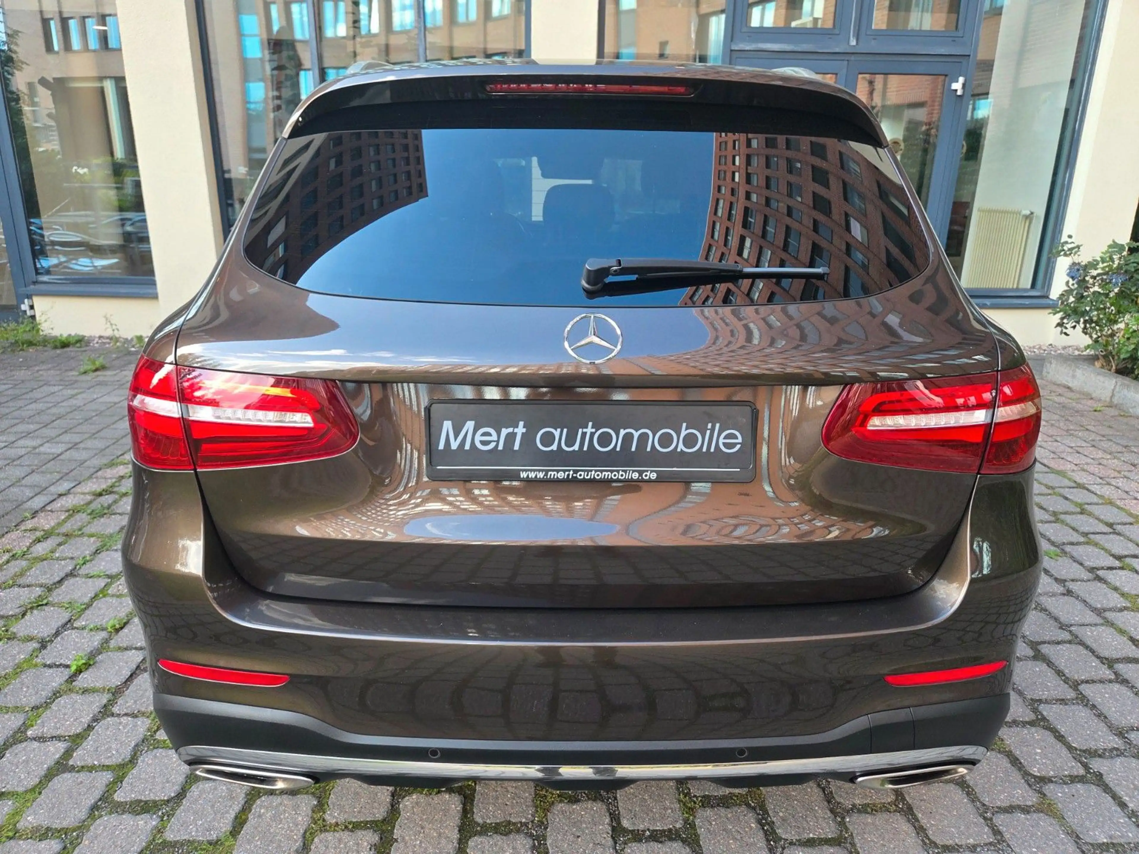 Mercedes-Benz GLC 250 4MATIC*AMG*PANO*DISTR*AHK*TOTW*LEDER* — photo 5