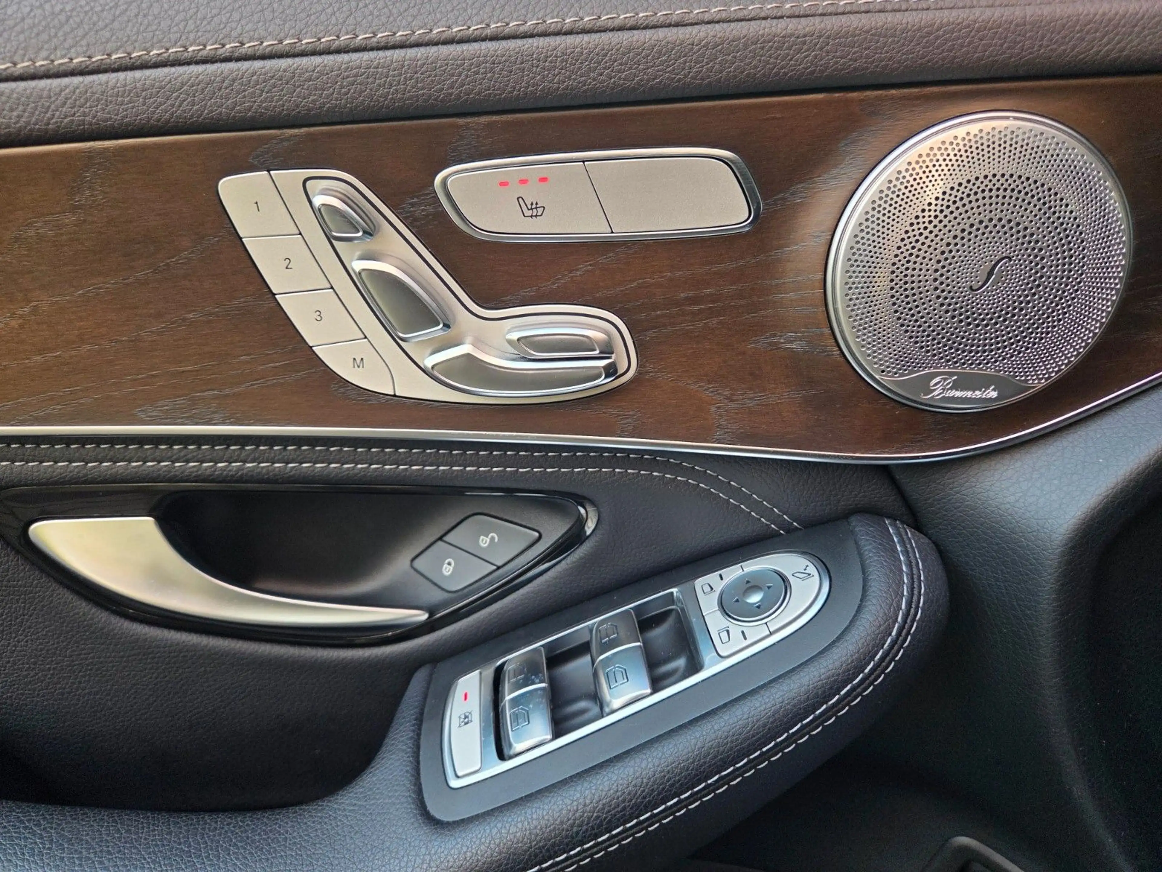 Mercedes-Benz GLC 250 4MATIC*AMG*PANO*DISTR*AHK*TOTW*LEDER* — photo 13