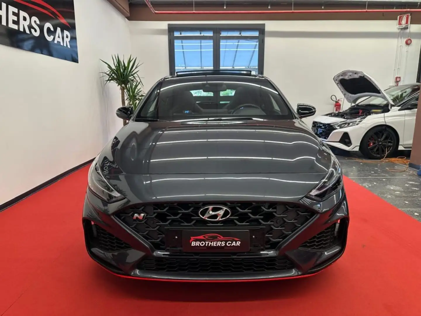 Hyundai i30 2.0 280CV DCT GUSCI - TETTO Grau - 2