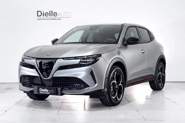 Alfa Romeo Junior Junior 1.2 ibrida Speciale 145cv edct6
