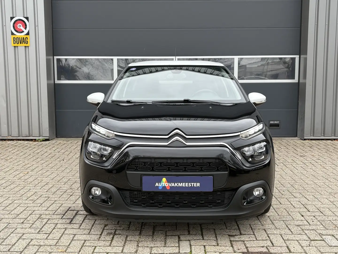 Citroen C3 1.2 PureTech Shine | Navi | Camera | LED | Carplay Zwart - 2