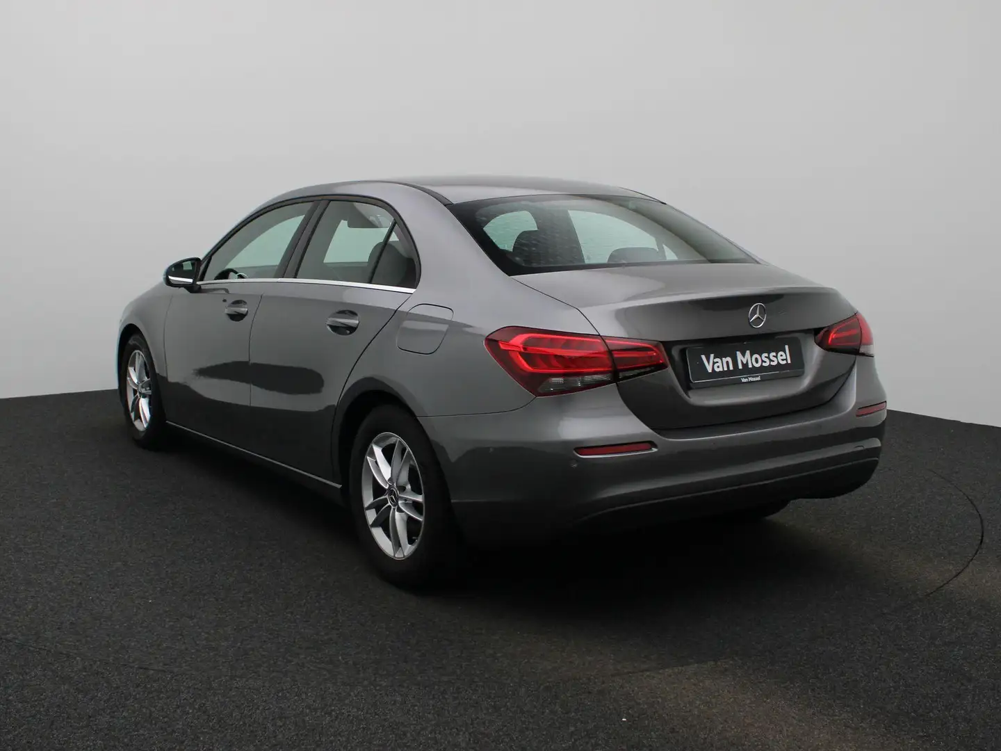 Mercedes-Benz A 180 Limousine A180D DCT Business Solution Camera | Nav Gris - 2