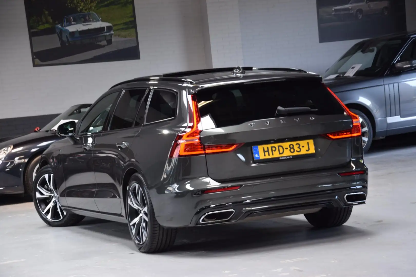 Volvo V60 2.0 T6 Recharge AWD R-Design Navi|Panoramadak|Deal Groen - 2