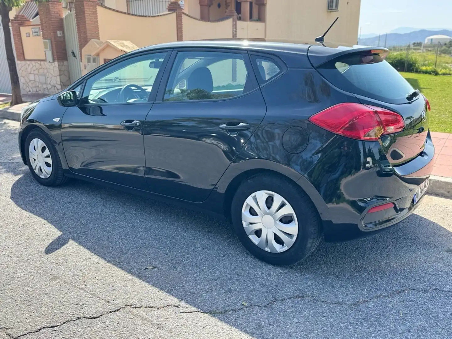 Kia Ceed / cee'd 1.4CRDi Concept Nero - 2
