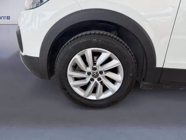 Volkswagen T-Cross view 15