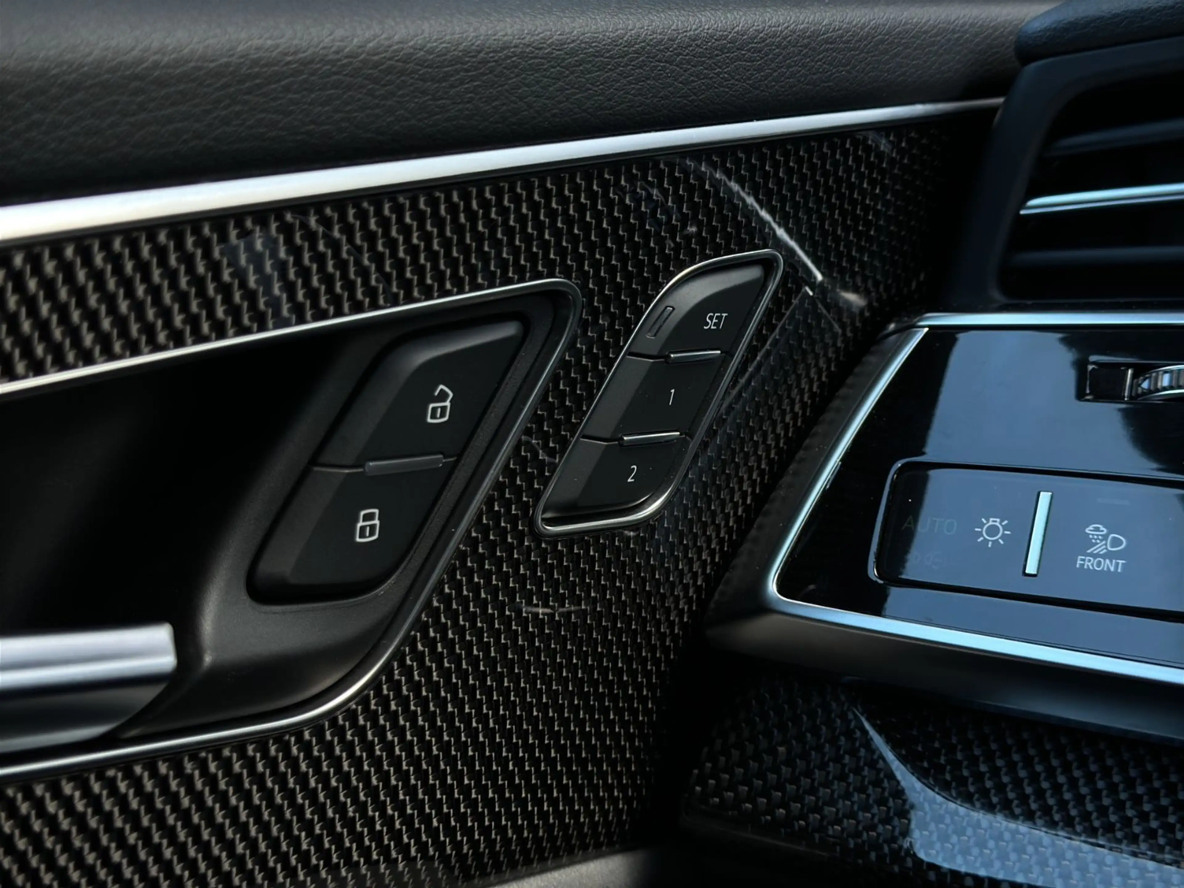 Audi Q8 TFSI Quattro Competition°B&O°PANO°HUD°MASS° — photo 12